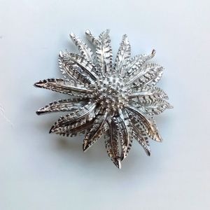 Vintage CORO signed flower brooch jewelry
